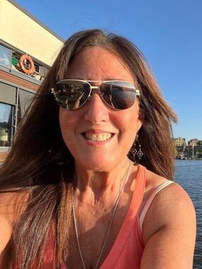 Meet your Posher, Felice